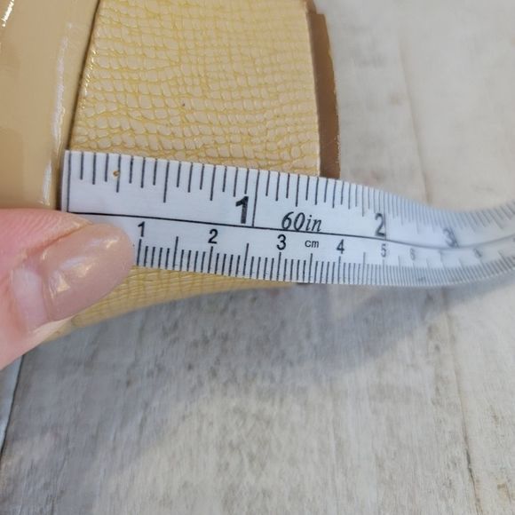 Nurture patent leather gold wedge  1.5 in  heels comfort shoe size 8.5 - Picture 6 of 6